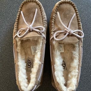Women’s size 6 UGG slippers